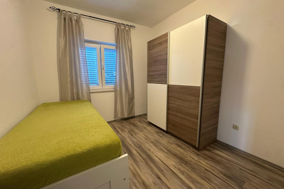 Casa In vendita - ŠIBENSKO-KNINSKA ROGOZNICA