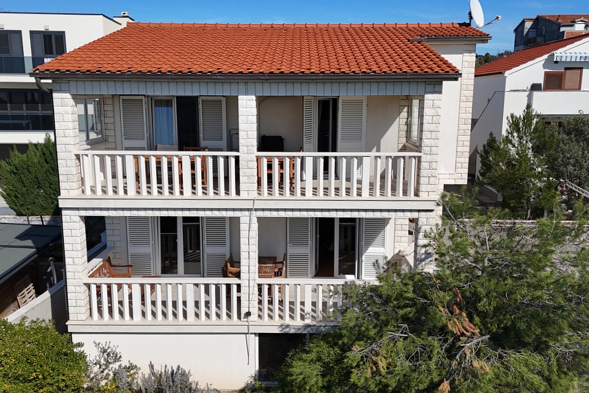 Casa In vendita - ŠIBENSKO-KNINSKA ROGOZNICA