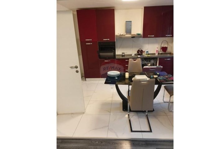 Stan za najam 90 m² – Obrovac