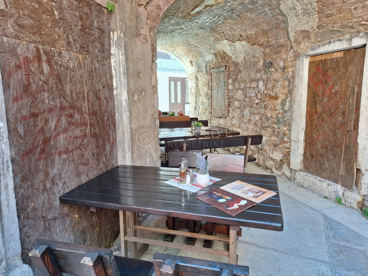 Maison À vendre - LIČKO-SENJSKA SENJ