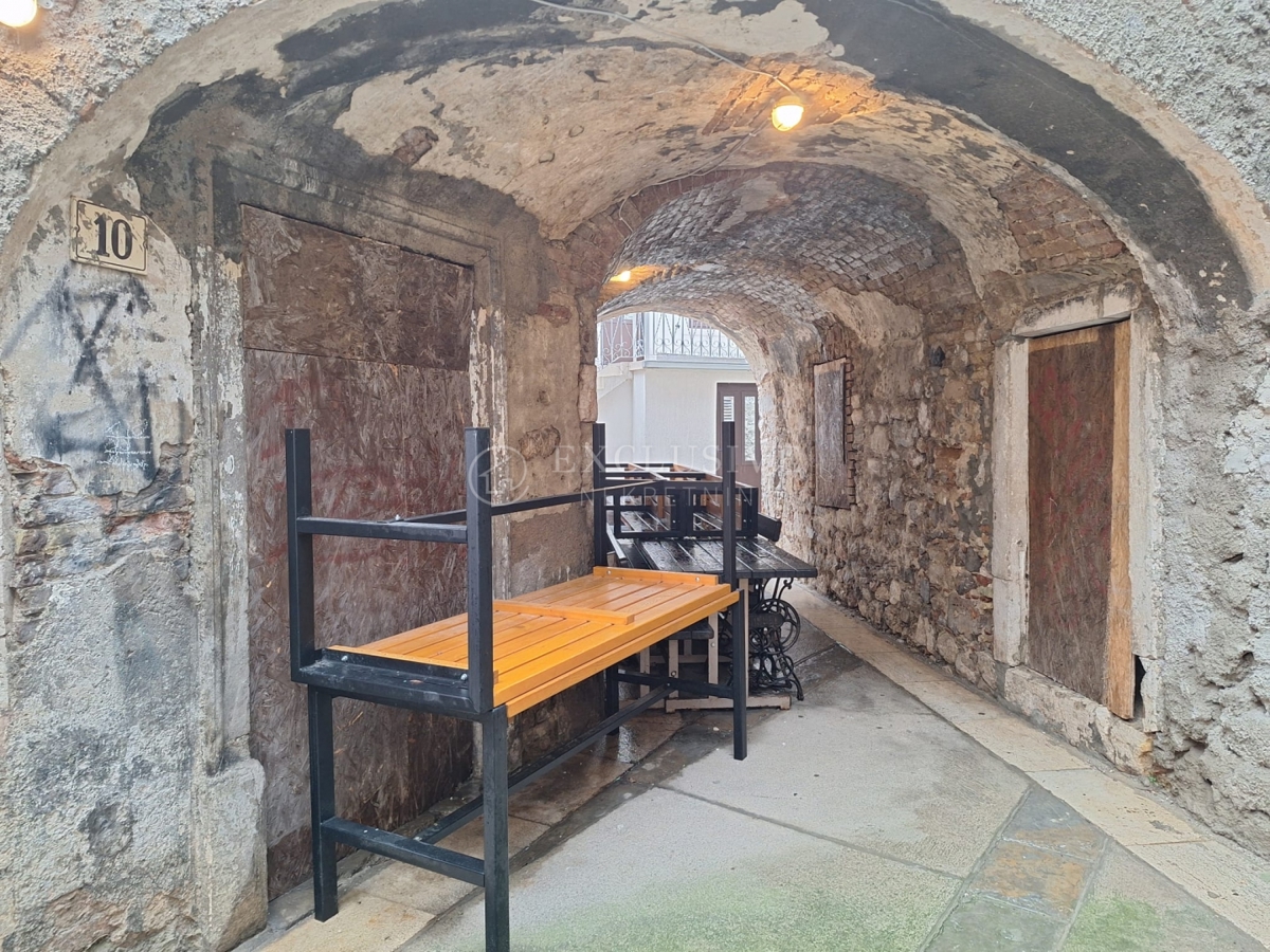 Maison À vendre - LIČKO-SENJSKA SENJ