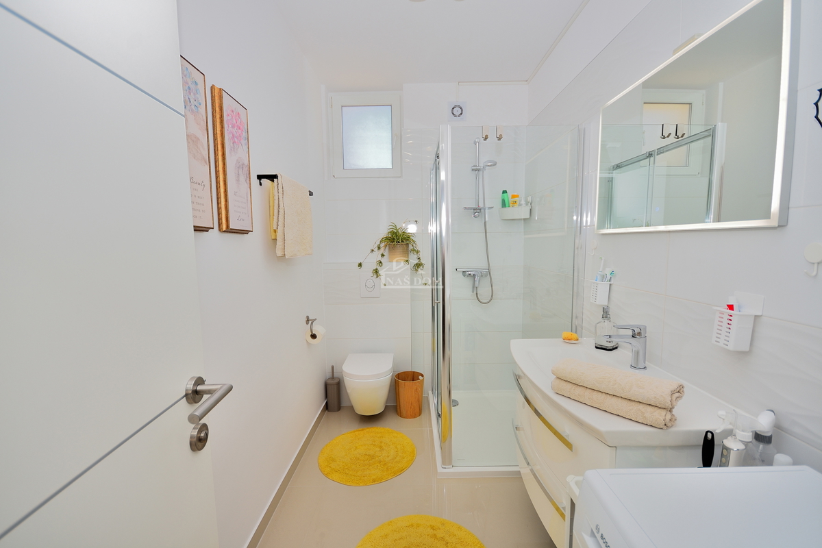 Flat For sale - ŠIBENSKO-KNINSKA VODICE