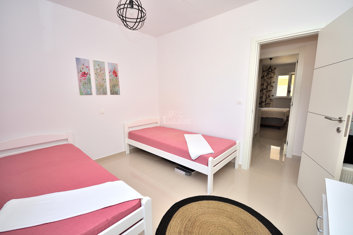 Flat For sale - ŠIBENSKO-KNINSKA VODICE