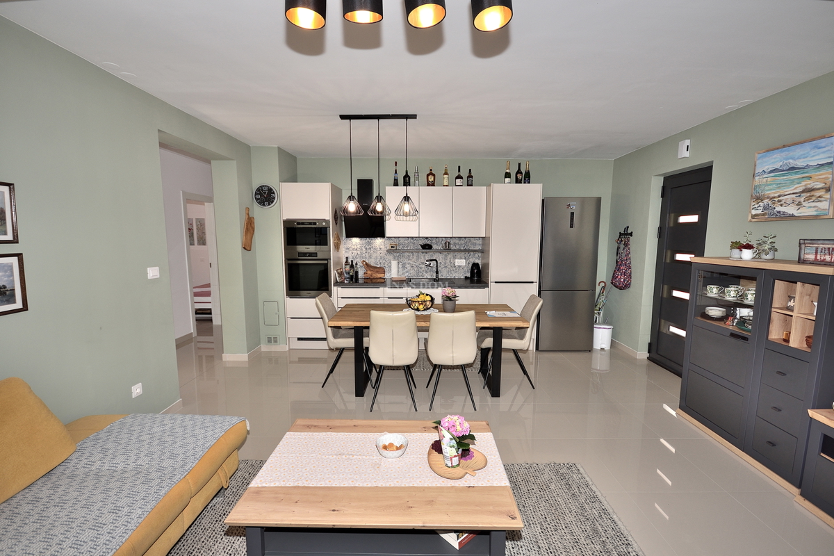 Flat For sale - ŠIBENSKO-KNINSKA VODICE