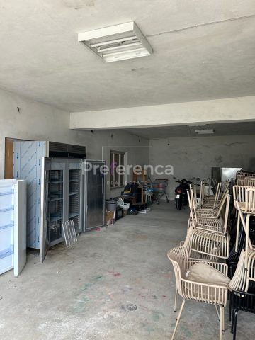Komerčné na prenájom 100 m² – Novalja