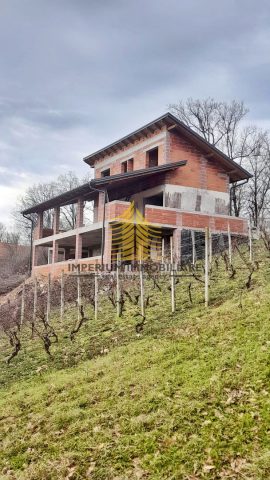 Dům na prodej 266 m² – Preseka