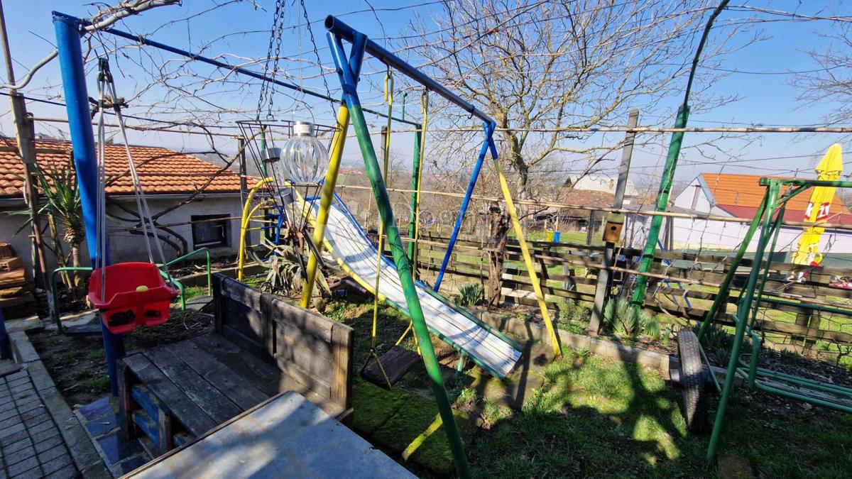 Dom Na predaj - ZAGREBAČKA KLOŠTAR IVANIĆ