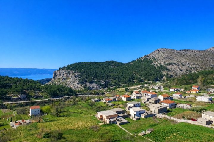 Grundstück zu verkaufen 1700 m² – Omiš
