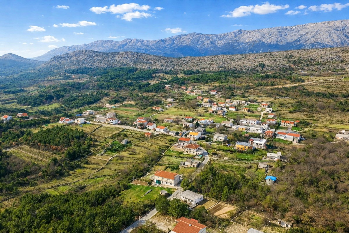 Pozemok Na predaj - SPLITSKO-DALMATINSKA OMIŠ
