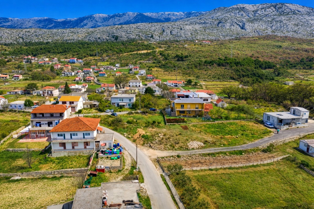Pozemok Na predaj - SPLITSKO-DALMATINSKA OMIŠ
