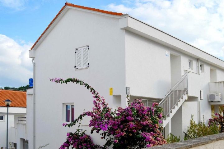 Stan na prodaju 35 m² – Šolta