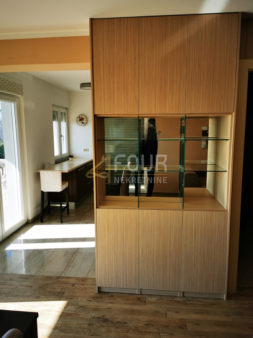 Flat For sale - PRIMORSKO-GORANSKA KASTAV
