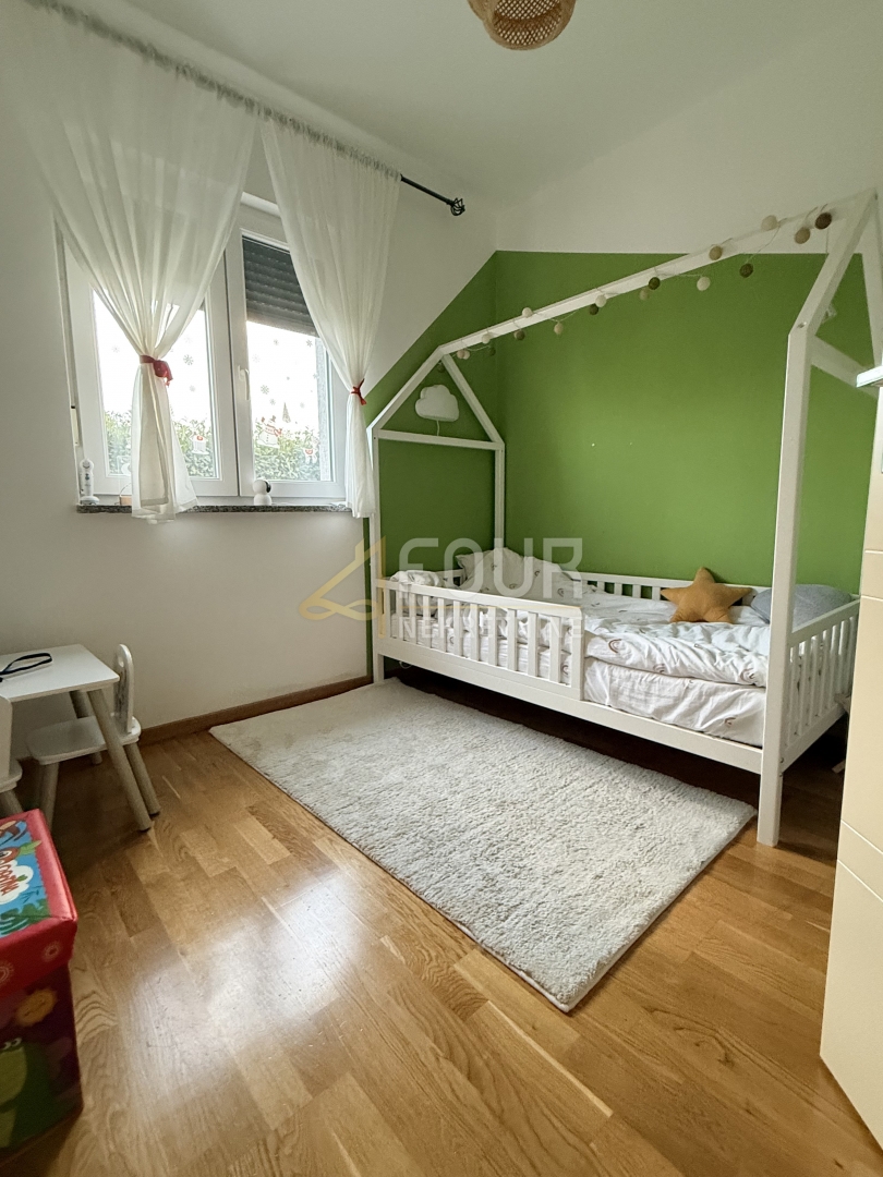 Flat For sale - PRIMORSKO-GORANSKA KASTAV