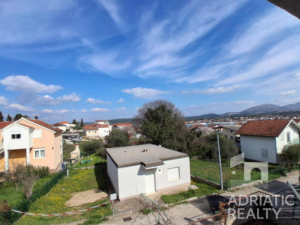 Haus Zu verkaufen - ŠIBENSKO-KNINSKA ŠIBENIK