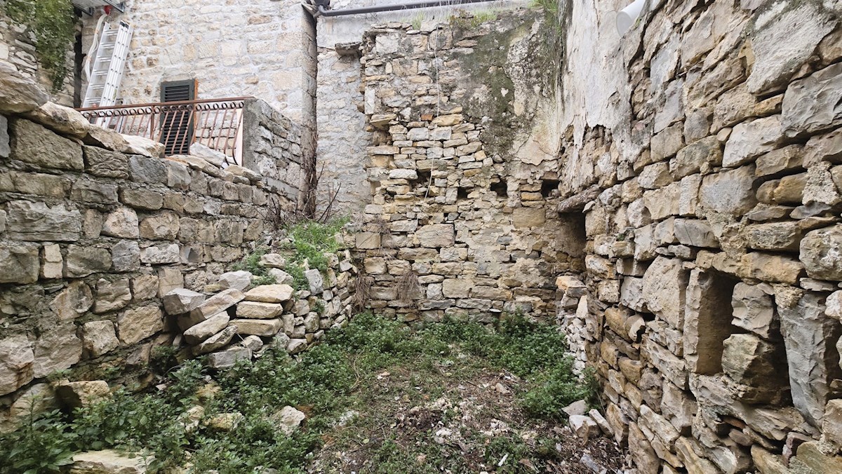 Haus Zu verkaufen - SPLITSKO-DALMATINSKA KAŠTELA