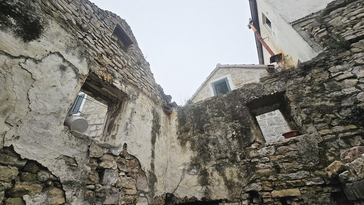 Haus Zu verkaufen - SPLITSKO-DALMATINSKA KAŠTELA