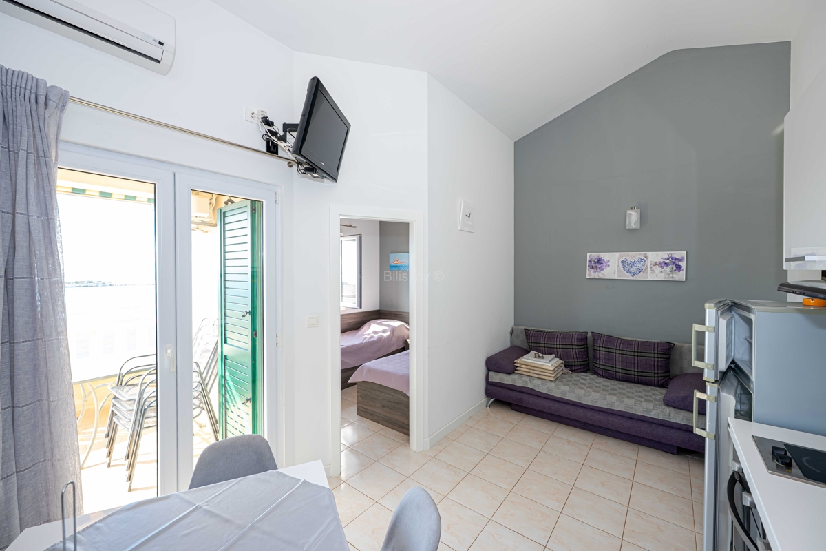 Casa In vendita - ŠIBENSKO-KNINSKA ROGOZNICA