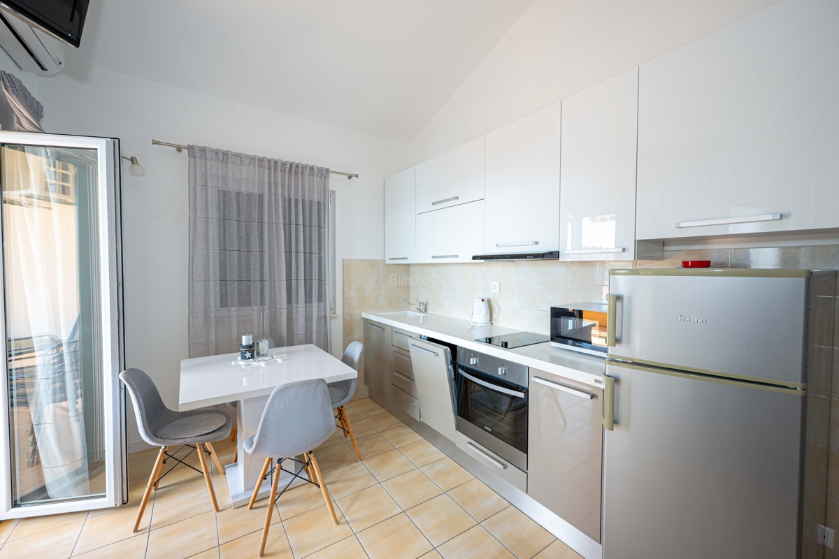 Casa In vendita - ŠIBENSKO-KNINSKA ROGOZNICA
