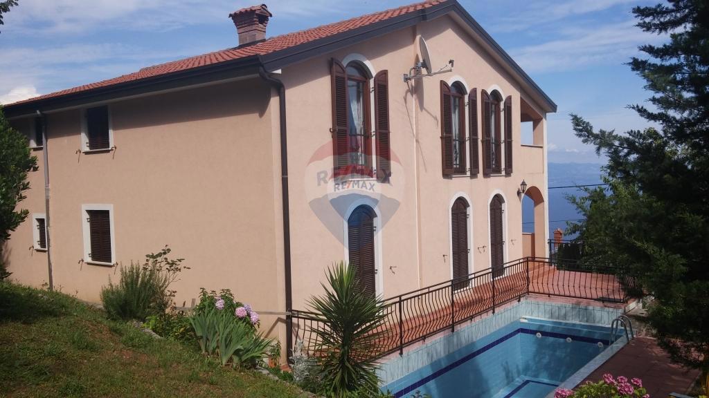 Kuća Na prodaju - PRIMORSKO-GORANSKA OPATIJA
