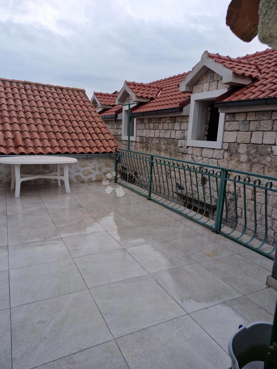 Kuća Na prodaju - SPLITSKO-DALMATINSKA KAŠTELA