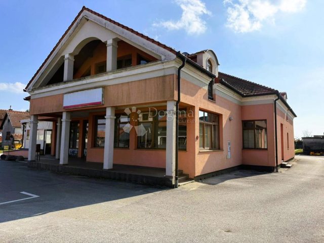 Poslovni prostor na prodaju 2744 m² – Podturen