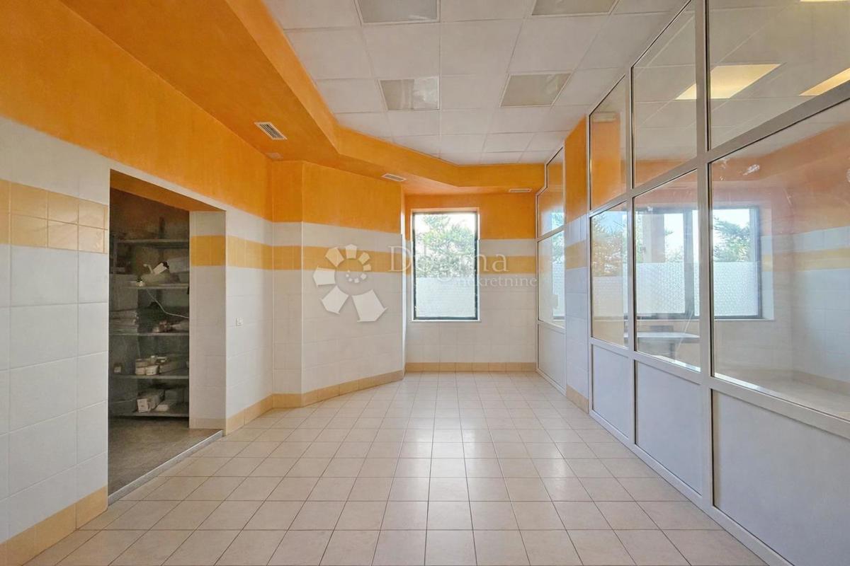 Locaux commerciaux À louer - ISTARSKA PULA