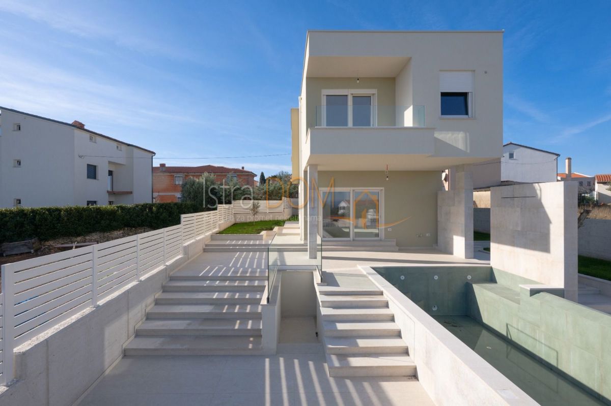 Maison À vendre - Istarska Ližnjan - foto 1/16