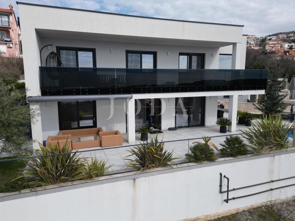 Hiša Na predaj - PRIMORSKO-GORANSKA CRIKVENICA