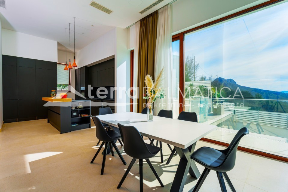 Casa In vendita - SPLITSKO-DALMATINSKA SPLIT