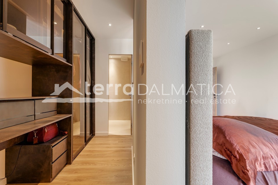 Casa In vendita - SPLITSKO-DALMATINSKA SPLIT