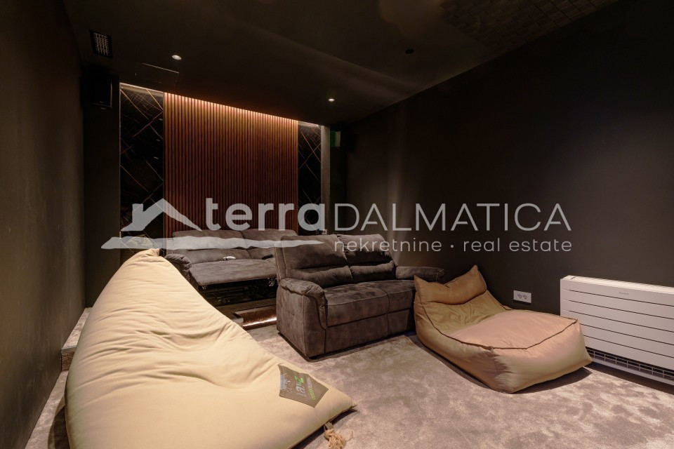 Casa In vendita - SPLITSKO-DALMATINSKA SPLIT