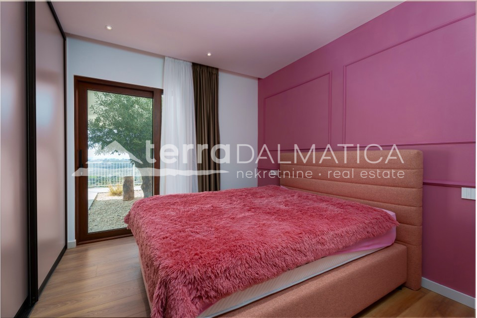 Casa In vendita - SPLITSKO-DALMATINSKA SPLIT