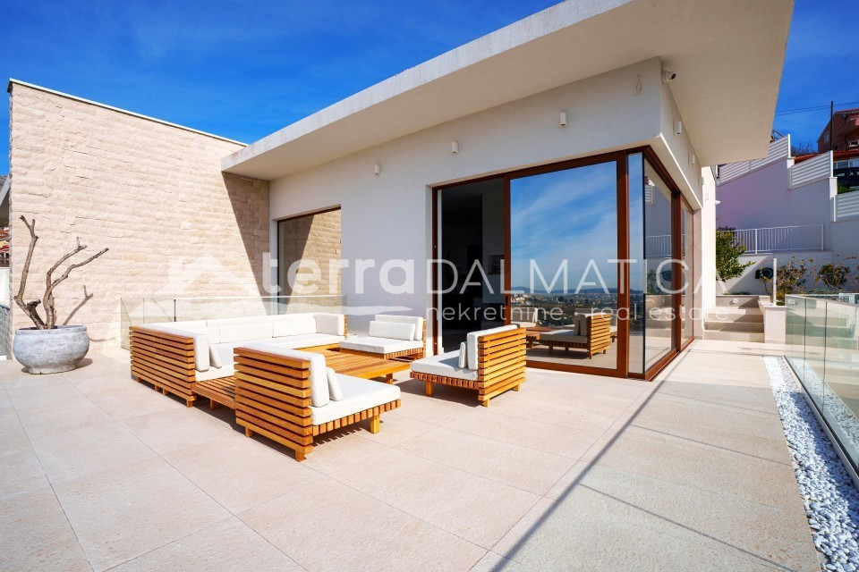 Casa In vendita - SPLITSKO-DALMATINSKA SPLIT
