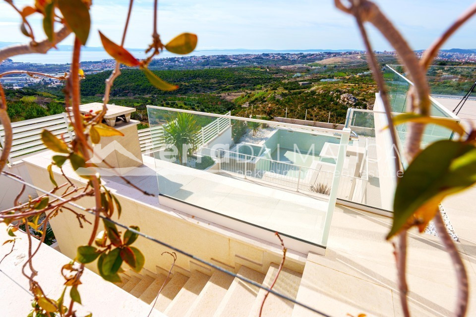 Casa In vendita - SPLITSKO-DALMATINSKA SPLIT