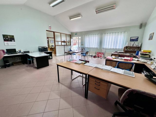 Poslovni prostor za najam 120 m² – Kastav