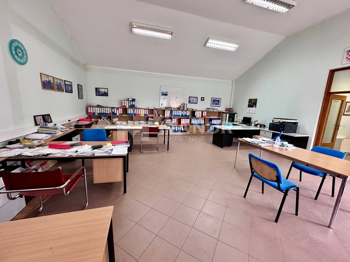 Poslovni prostor Za najam - PRIMORSKO-GORANSKA KASTAV