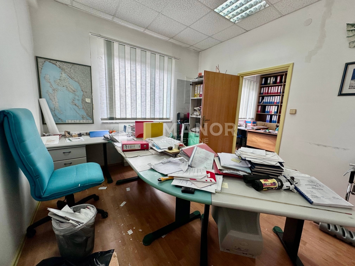 Poslovni prostor Za najam - PRIMORSKO-GORANSKA KASTAV