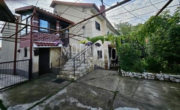 Dům na prodej 250 m² – Viškovo