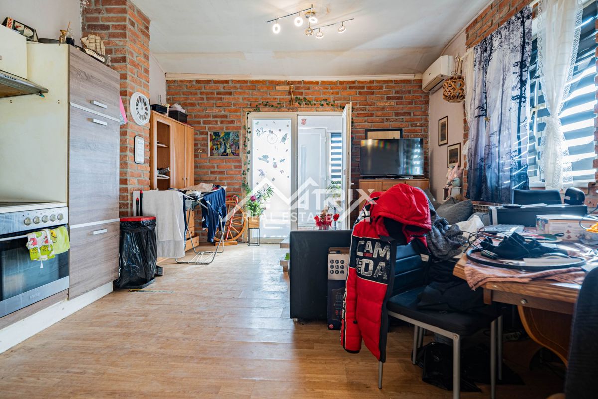 Casa In vendita - OSJEČKO-BARANJSKA OSIJEK