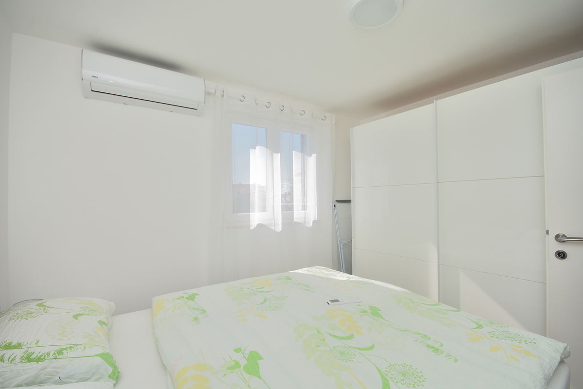 House For sale - ŠIBENSKO-KNINSKA VODICE