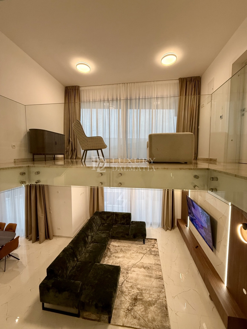 Casa In vendita - ŠIBENSKO-KNINSKA ROGOZNICA
