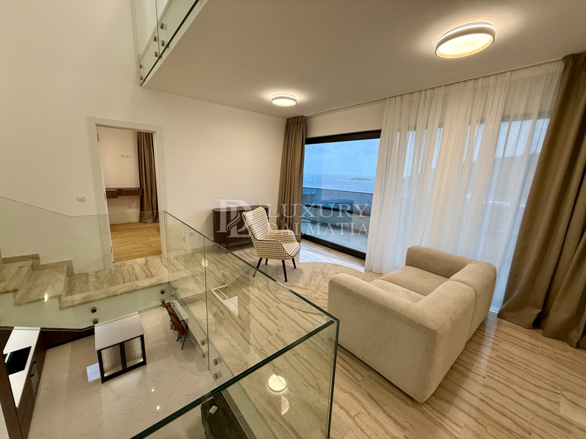 Casa In vendita - ŠIBENSKO-KNINSKA ROGOZNICA