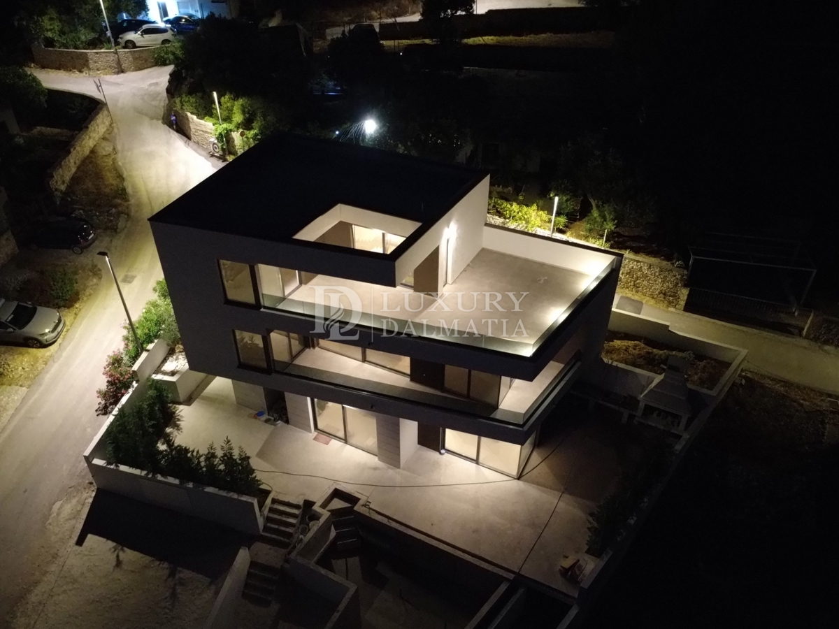 Casa In vendita - ŠIBENSKO-KNINSKA ROGOZNICA