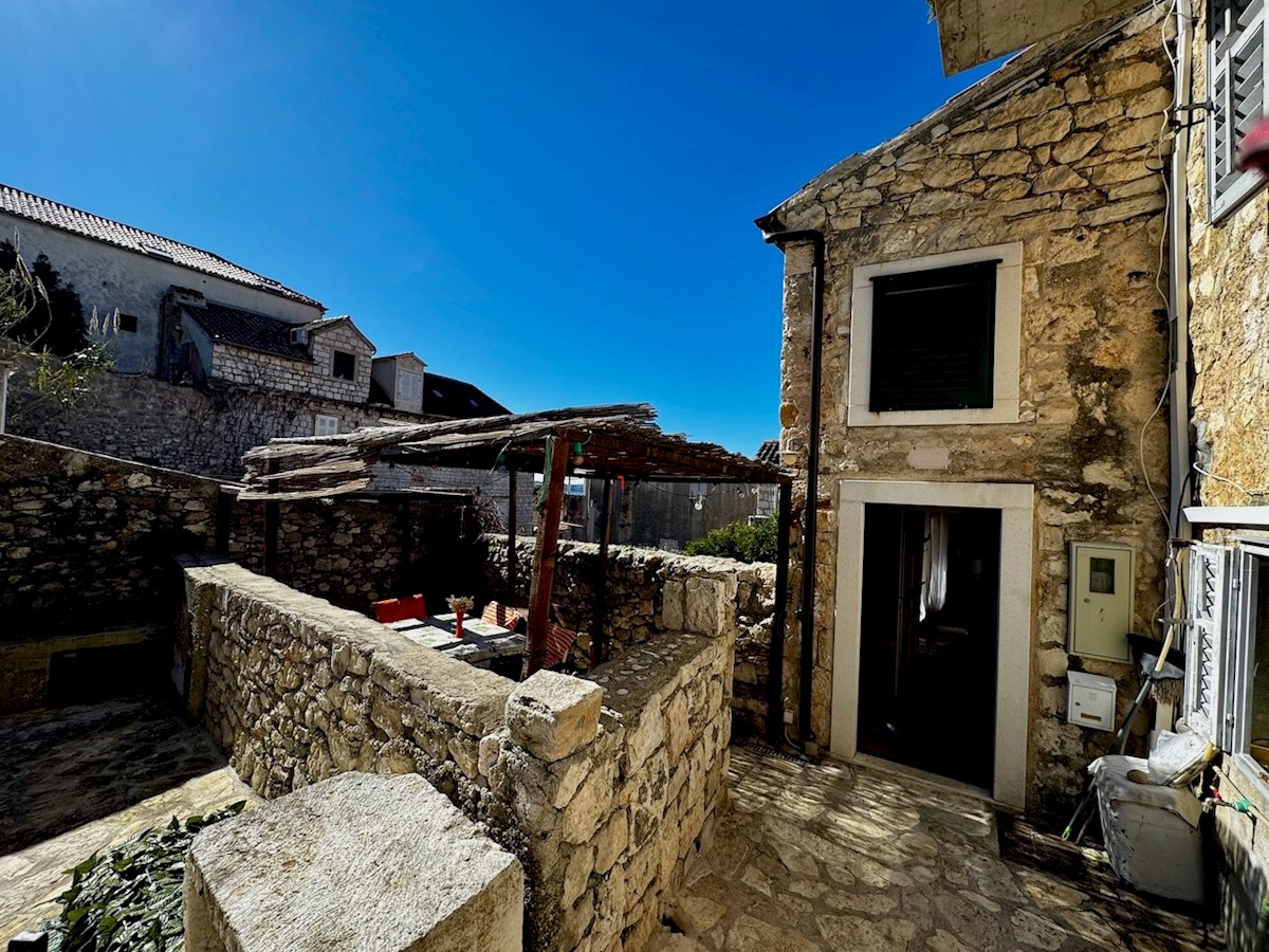 Apartment Zu verkaufen - SPLITSKO-DALMATINSKA HVAR