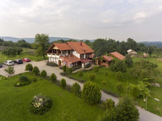 Dům na prodej 350 m² – Rakovica