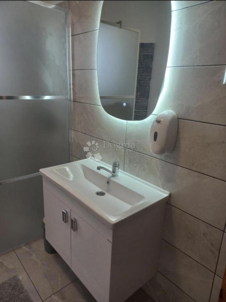 Maison À vendre - KARLOVAČKA RAKOVICA