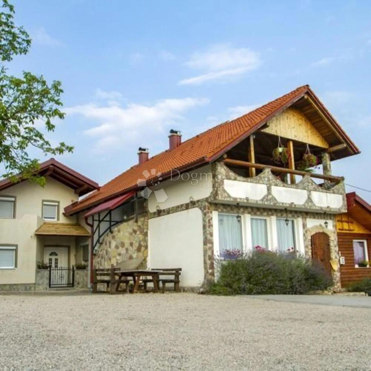 Maison À vendre - KARLOVAČKA RAKOVICA