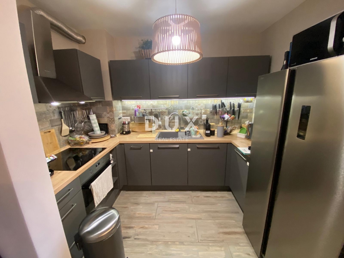 Flat For sale - PRIMORSKO-GORANSKA KASTAV