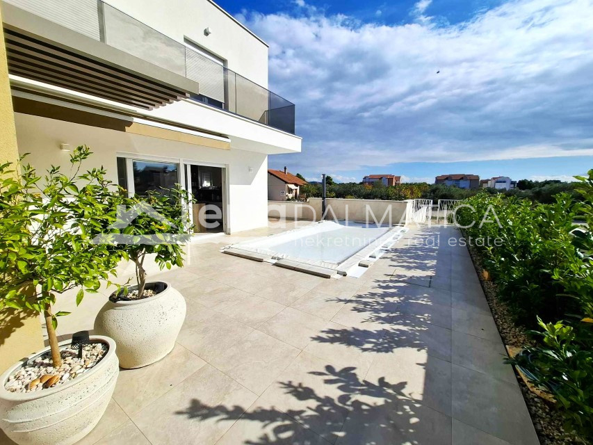 House For sale - ŠIBENSKO-KNINSKA VODICE