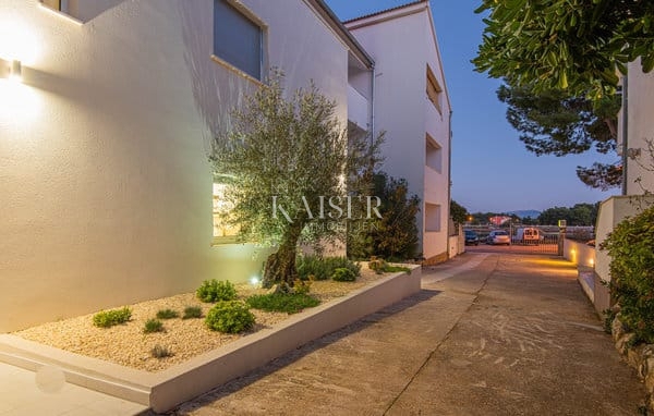 Casa In vendita - ŠIBENSKO-KNINSKA ŠIBENIK